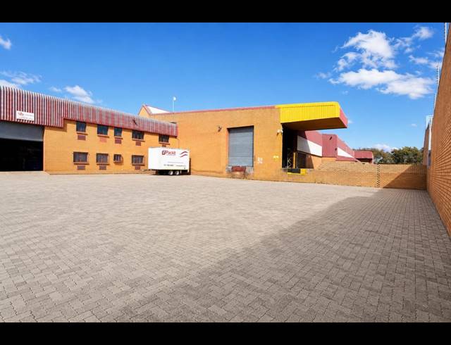 2,148M² WAREHOUSE TO LET IN LASER PARK